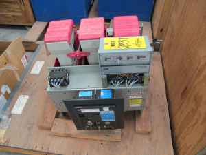 BREAKER, CIRCUIT TYPE, 600-1.6K AMP RATING, 3 POLE, K 1600 S KIND. ELECTRICALLY OPERATED FOR 480 VOLT LOAD CENTERS,ACB,SS3-PH,K-1600S WD 708619 ***** COPE ITEM PC 91-02 ***** . COMPLETE PART NUMBER C1535-7773-134-07(00)(01)(18)(40) (64), PART # C1535-7773-134-07 (W-44) LOADING & HANDLING FEE $15-